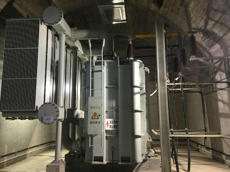 六氟化硫气体绝缘自耦变压器(可用于隧道内)